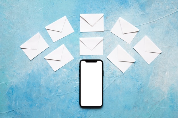 Mensagens de SMS são curtas e diretas por natureza. Mensagens de SMS são curtas e diretas por natureza.