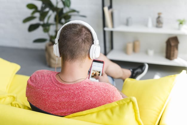 Um podcast é fruto de trabalho e reflexão.