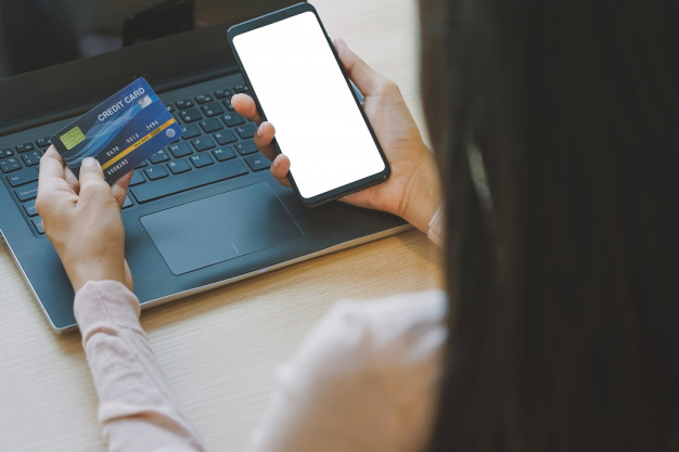 Comprar um produto online é, para o usuário, uma experiência muito insegura