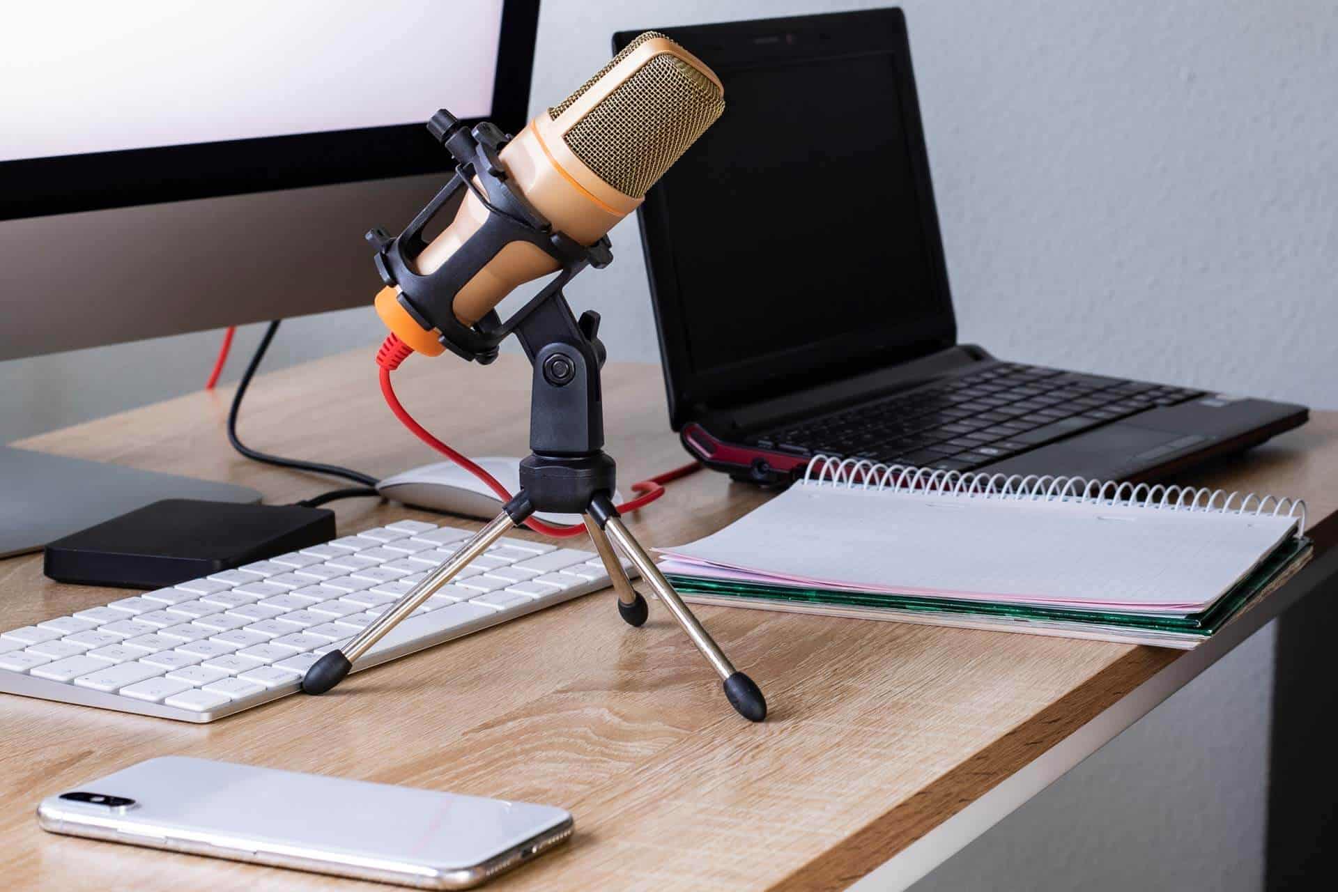 Considere entrevistar convidados sobre seus conhecimentos no podcast